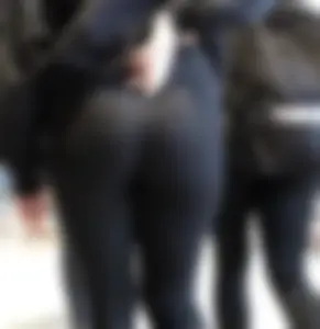Sexy candid girl's ass in leggings walking down the street - photos and a gif