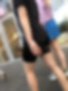 Candid street girl with great booty on spandex and hot legs