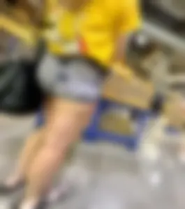 Pt 2 white girl with scrunch marble shorts