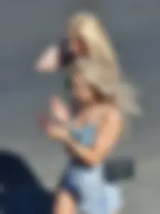 Two fit blondes