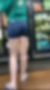 PAWG eating up shorts. VPL