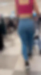Milf nice ass in jeans