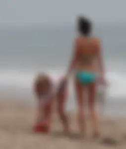 Kendall Jenner paparazzi pictures in bikinis