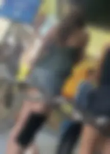 Theme Park Candid Ass With Face Shots (OC)