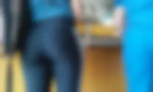Big booty in leggings with vpl