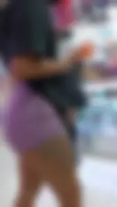 Teen showing her huge ass