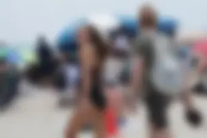 Candid Florida beach and bikini girls