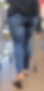 Chunky milf ass creeped in jeans shopping