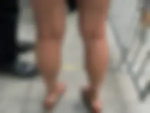 Hot Asian Girl Sexy Legs in Dress