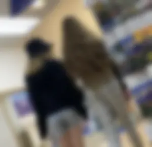 A lot of teens and milfs from today’s shopping trip