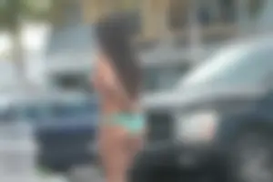 Even more hot and sexy bikini babes in Florida