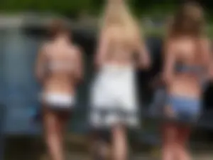Bikini girls