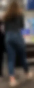 Tall chick in tight jeans at Best Buy