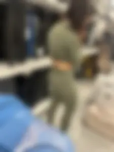 Sexy Brazilian MILF in tight green leggings VPL