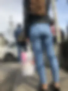 Girl with Big Booty in Tight Jeans Street Candids