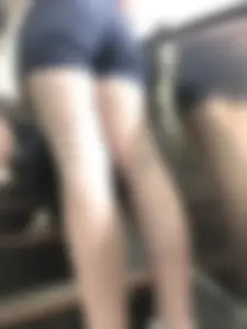 Flat Ass in Shorts and Nice Legs Subway Train and Escalator Creepshots Gallery