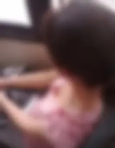 Downblouse attempt on the bus showing a girls cleavage