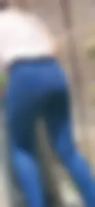Big ass girl in tight jeans