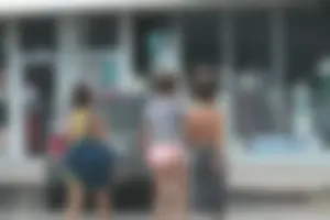 Even more hot and sexy bikini babes in Florida