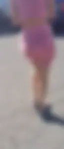 Latina w/ FAT JIGGILY ass. Pink shorts