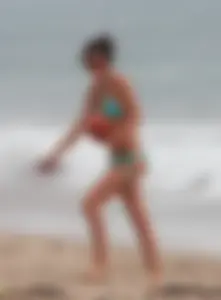 Kendall Jenner paparazzi pictures in bikinis