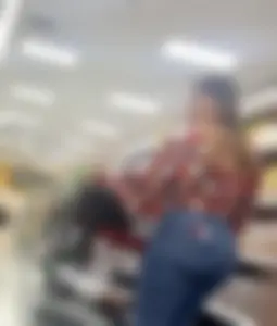 Huge ass hot Latina Milf in jeans