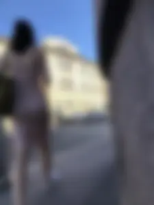 Amazing candid chick wearing a dress, VPL and glimpses of her ass through the fabric