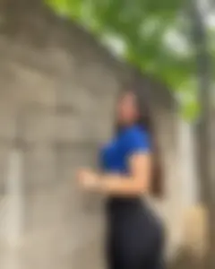 Hot non-candid girl in leggings showing off her giant butt