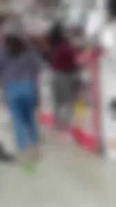 THICK ASS Latina in grey leggings