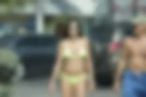 Candid Florida babes at Deerfield Beach in the winter