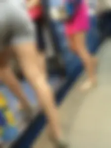 Milf in Shorts Subway Creepshot Closeup