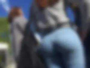 Craziest ass in super tight jeans! (Not OC)