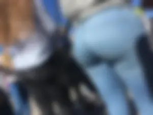 Craziest ass in super tight jeans! (Not OC)