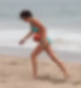 Kendall Jenner paparazzi pictures in bikinis