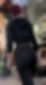 (OC) Tight petite peachy milf wrapped in skintight showoff leggings🍑