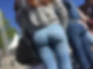 Craziest ass in super tight jeans! (Not OC)