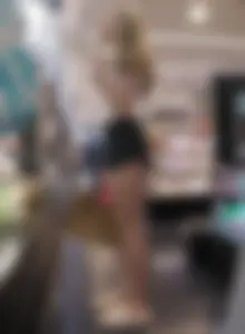 Hot candid girls wearing shorts