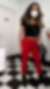 Yng teen showing her body