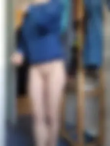 Candid wives with no panties on home creepshots
