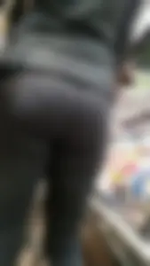 Another nice ass at the grocery store