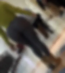 Phat ass on the escelator (OC)