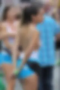 Hot Girl Street Sideboob Photo