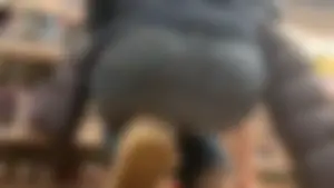 Cute Ass in Tight Jeans Bending Over (OC)