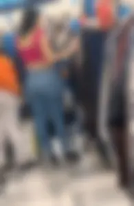 Milf nice ass in jeans