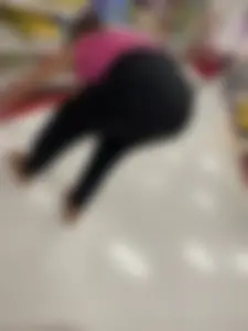 MUST SEE MILF BENDING OVER CLOSE UP SHOTS
