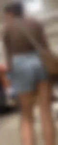 Milf in shorts catches on to me