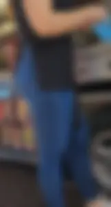 Prime latina vendor in tight Jeans. (GIF)(bonus short cap)