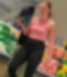 Chubby Candid Girl in Tights at the Supermarket Creepshot