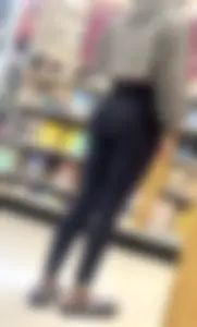 Amazing bubble butt college girl