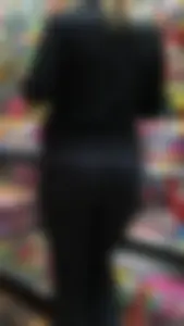Blonde milf with a nice ass and vtl in leggings on her knees bending over